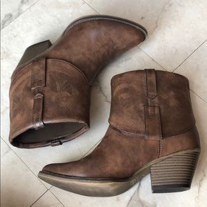 BONGO | Western Style Ankle Boot
